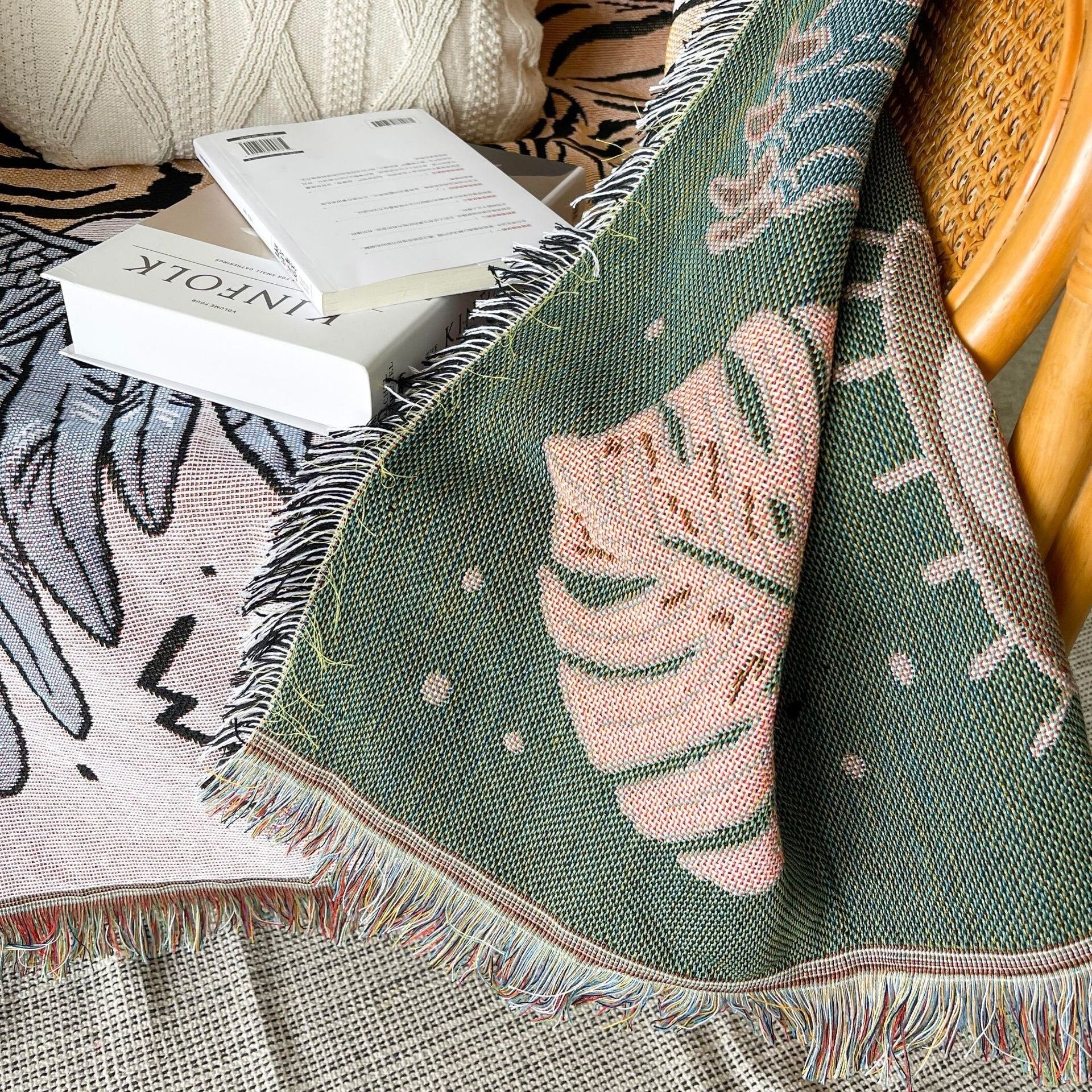 Throw Blanket & Tapestry Flying Tiger