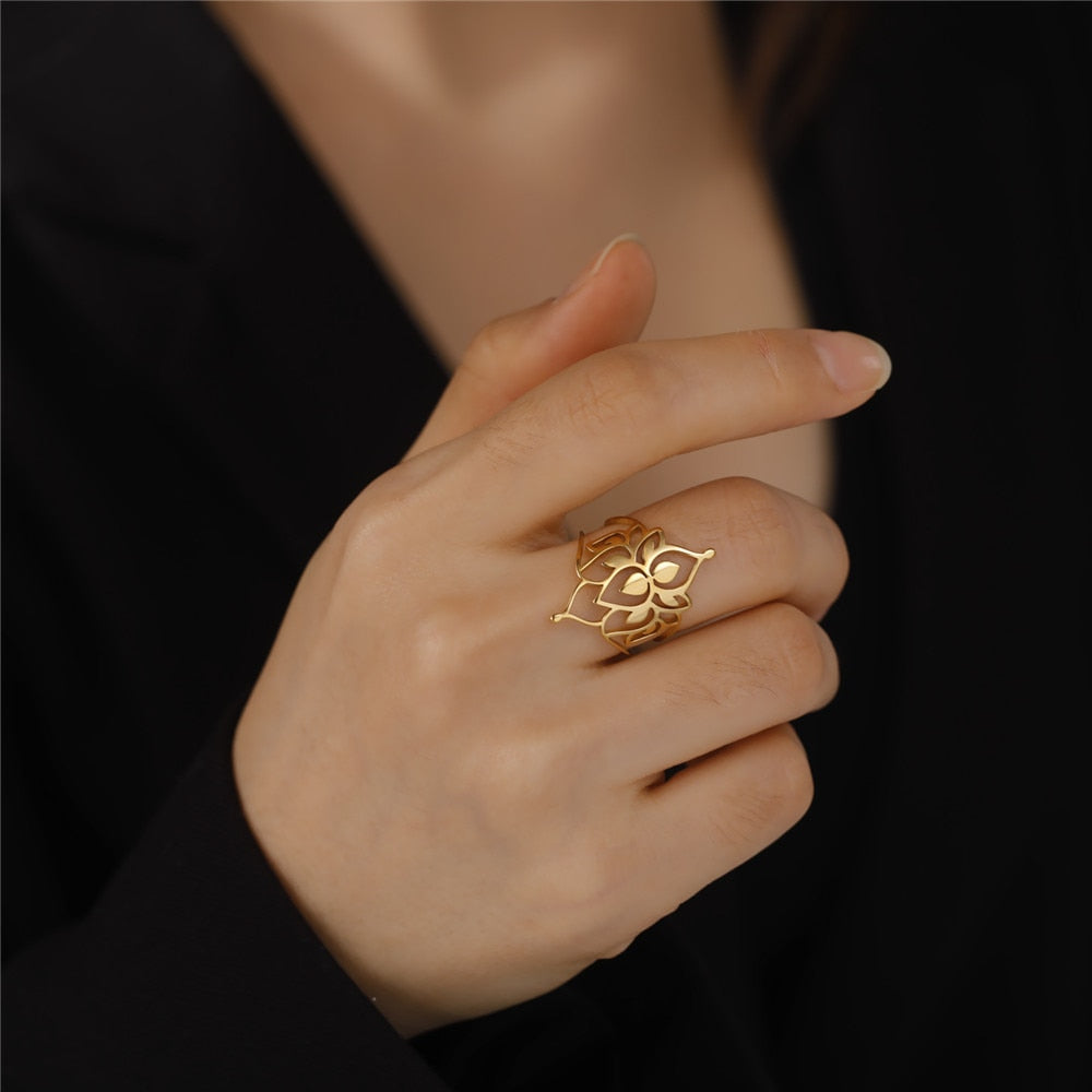 Wiccan Knot Ring for Women